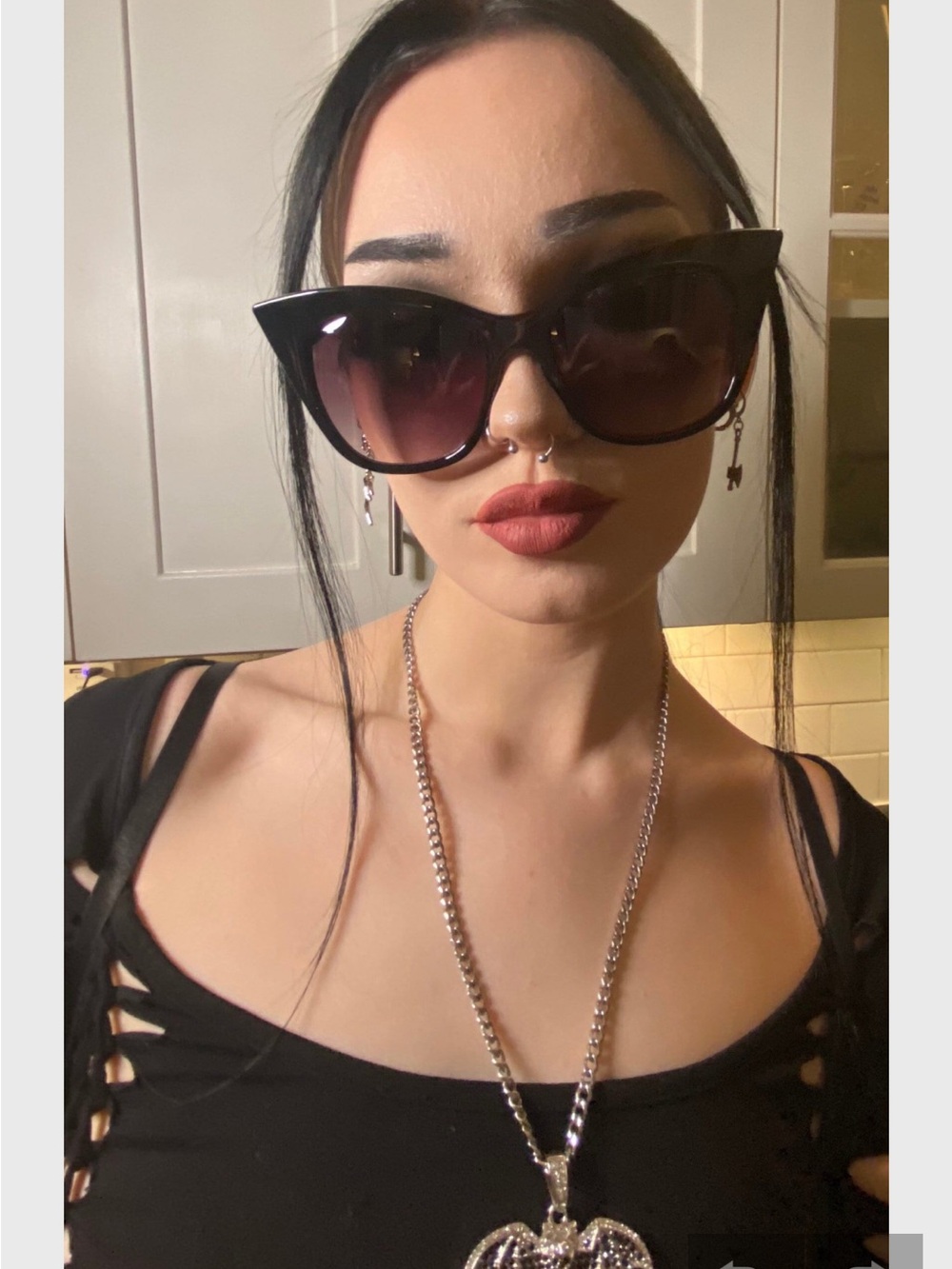 Women's Black Cat-Eye Sunglasses with Gradient Lenses